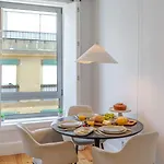 Bright & Characterful By Hostwise