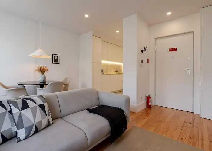 Bright & Characterful By Hostwise Porto