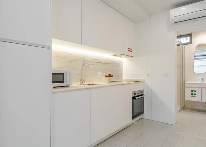 Bright & Characterful By Hostwise