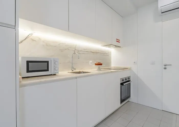 Bright & Characterful By Hostwise Daire