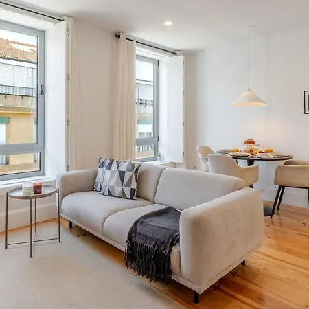 Apartman Bright & Characterful By Hostwise