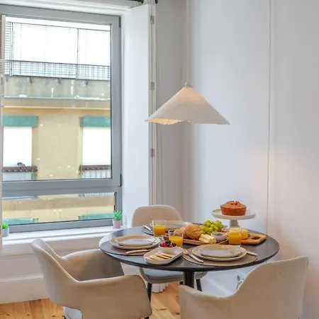 Bright & Characterful By Hostwise
