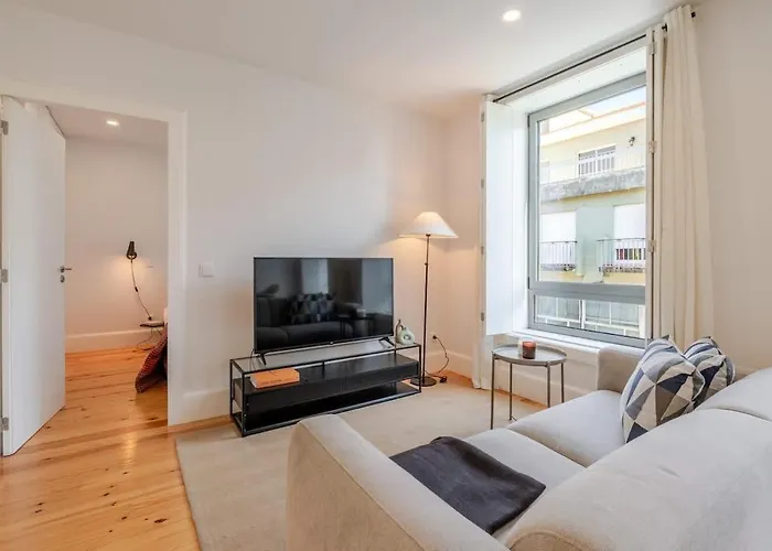 Bright & Characterful By Hostwise Oporto