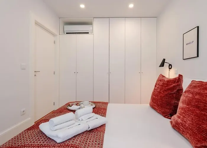 Bright & Characterful By Hostwise *