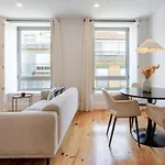 Bright & Characterful By Hostwise بورتو